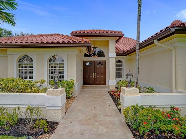13841 Alexandria Ct, Davie FL 33325