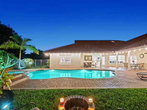 13841 Alexandria Ct, Davie FL 33325