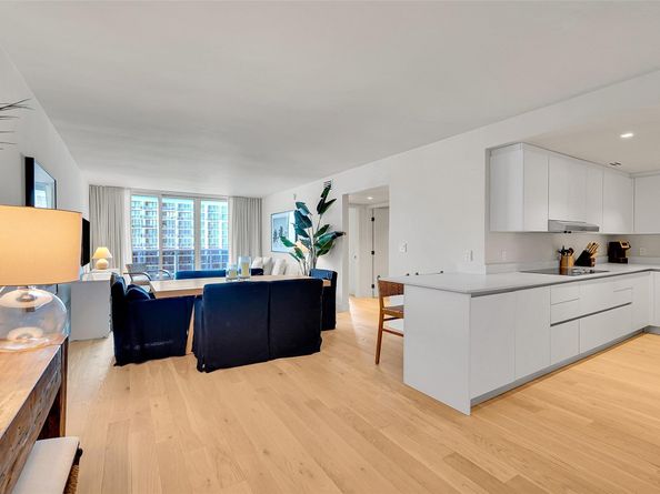 2301 Collins Ave 1008, Miami Beach FL 33139