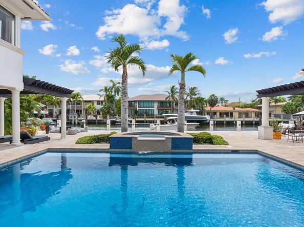 2890 NE 27th St, Fort Lauderdale FL 33306