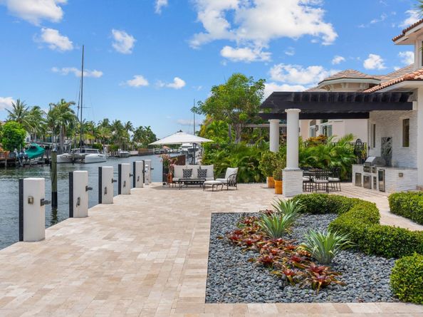 2890 NE 27th St, Fort Lauderdale FL 33306