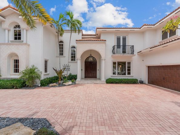 2890 NE 27th St, Fort Lauderdale FL 33306