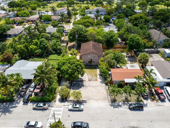 1029 S C St, Lake Worth Beach FL 33460