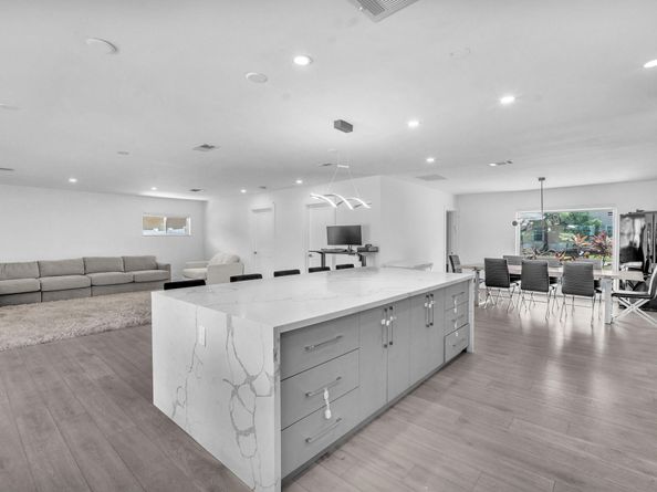 5421 N 36th Ct, Hollywood FL 33021