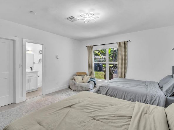 5421 N 36th Ct, Hollywood FL 33021