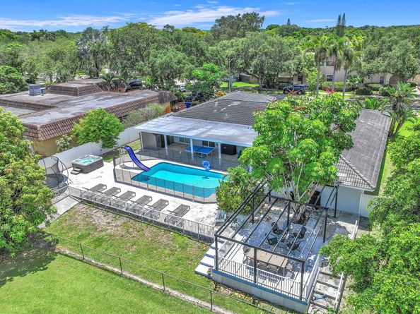 5421 N 36th Ct, Hollywood FL 33021
