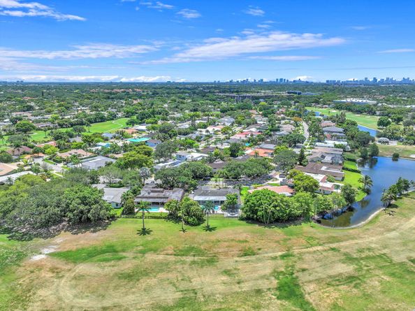 5421 N 36th Ct, Hollywood FL 33021