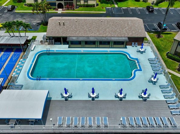 340 Pine Ridge Circle C1, Greenacres FL 33463