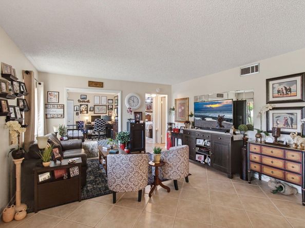 340 Pine Ridge Circle C1, Greenacres FL 33463