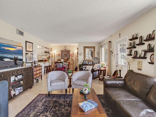 340 Pine Ridge Circle C1, Greenacres FL 33463