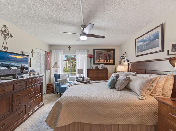 340 Pine Ridge Circle C1, Greenacres FL 33463