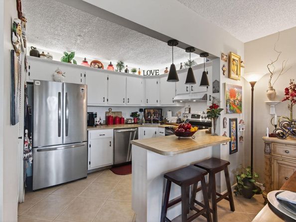 340 Pine Ridge Circle C1, Greenacres FL 33463