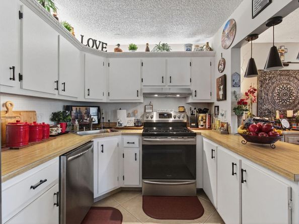 340 Pine Ridge Circle C1, Greenacres FL 33463