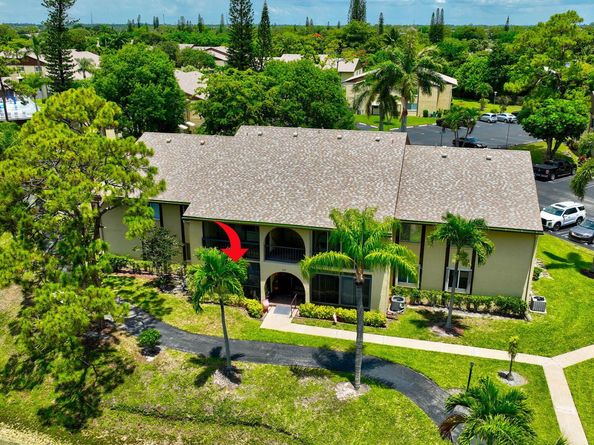 340 Pine Ridge Circle C1, Greenacres FL 33463