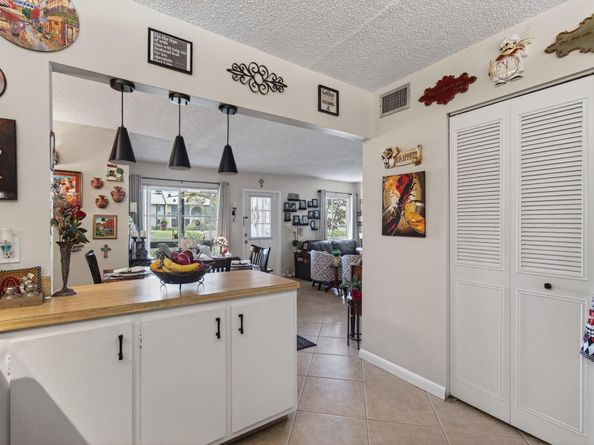 340 Pine Ridge Circle C1, Greenacres FL 33463