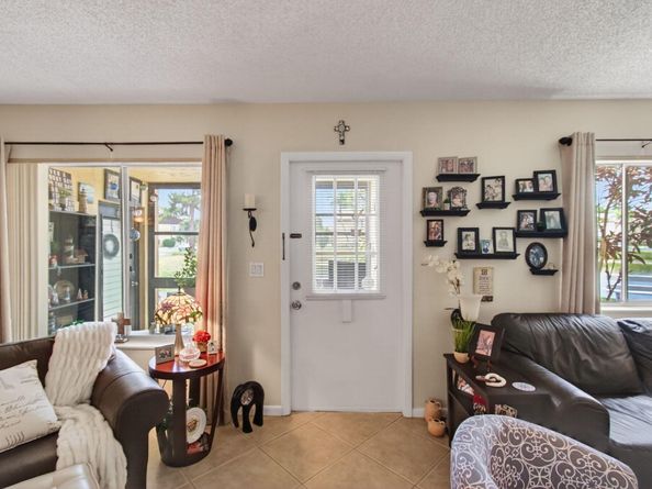 340 Pine Ridge Circle C1, Greenacres FL 33463