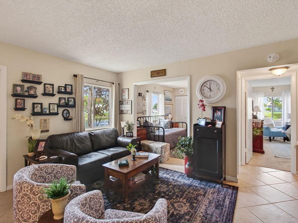 340 Pine Ridge Circle C1, Greenacres FL 33463