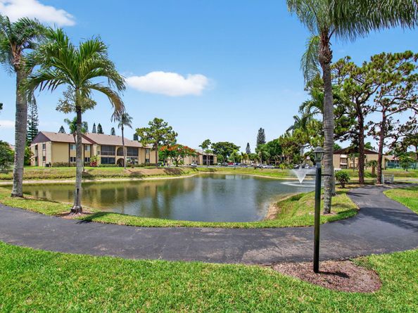 340 Pine Ridge Circle C1, Greenacres FL 33463