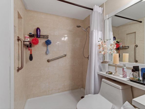 340 Pine Ridge Circle C1, Greenacres FL 33463