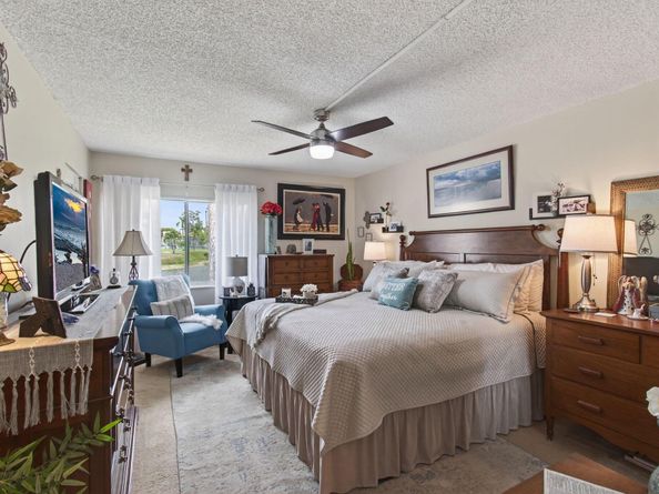 340 Pine Ridge Circle C1, Greenacres FL 33463