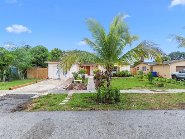 970 SW 67th Ave, North Lauderdale FL 33068
