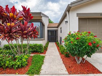 8077 Whispering Palm Dr