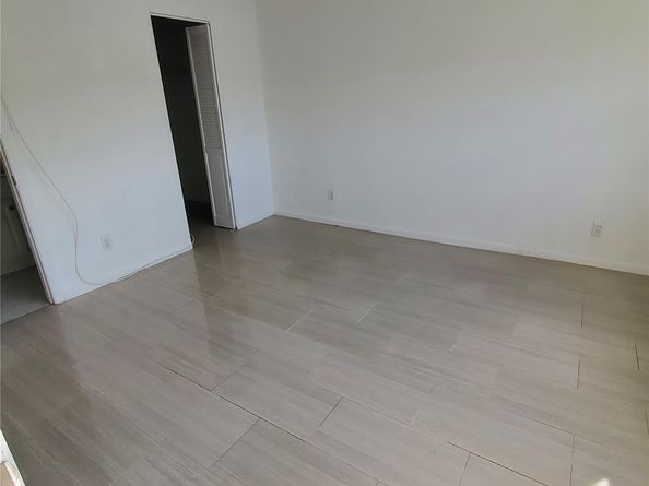 940 NW 106th Ter 203, Hollywood FL 33026