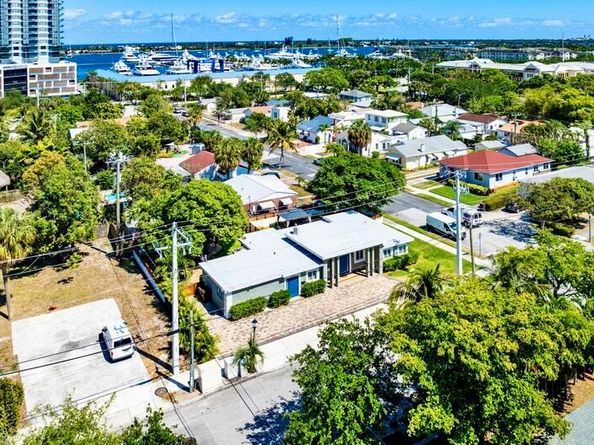 4300 Spruce Avenue, West Palm Beach FL 33407
