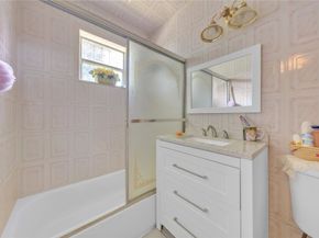 3260 NW 174th St, Miami Gardens FL 33056