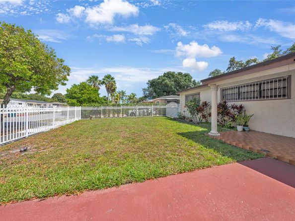 3260 NW 174th St, Miami Gardens FL 33056