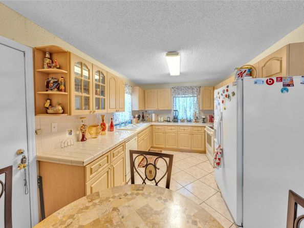 3260 NW 174th St, Miami Gardens FL 33056