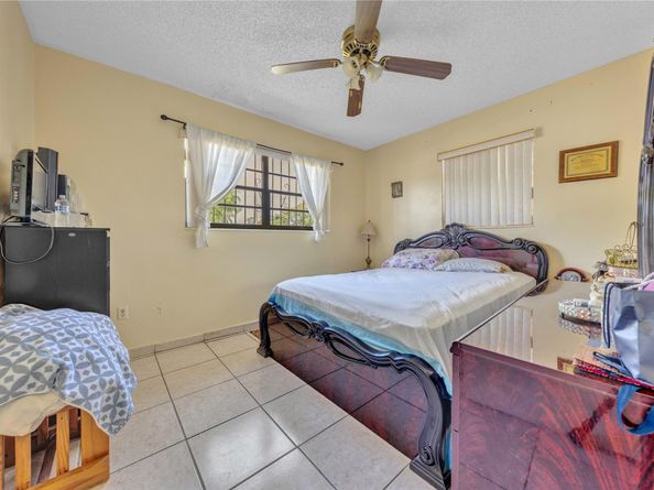 3260 NW 174th St, Miami Gardens FL 33056