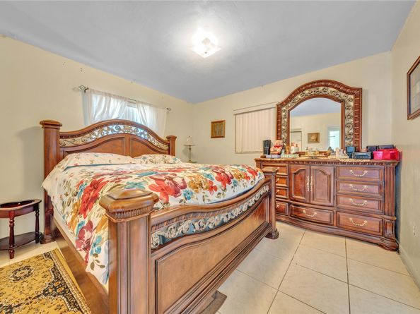 3260 NW 174th St, Miami Gardens FL 33056