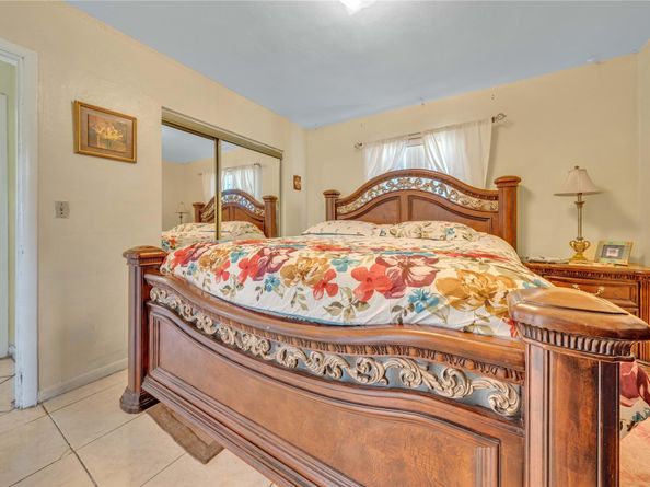 3260 NW 174th St, Miami Gardens FL 33056
