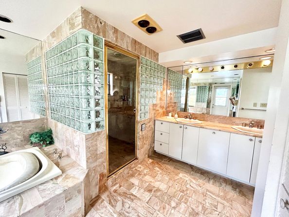 12900 N Bayshore Dr, North Miami FL 33181