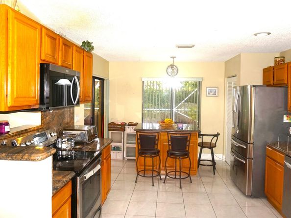 9124 NW 50th Ct, Coral Springs FL 33067