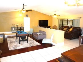9124 NW 50th Ct, Coral Springs FL 33067