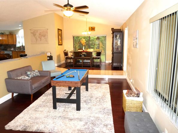 9124 NW 50th Ct, Coral Springs FL 33067