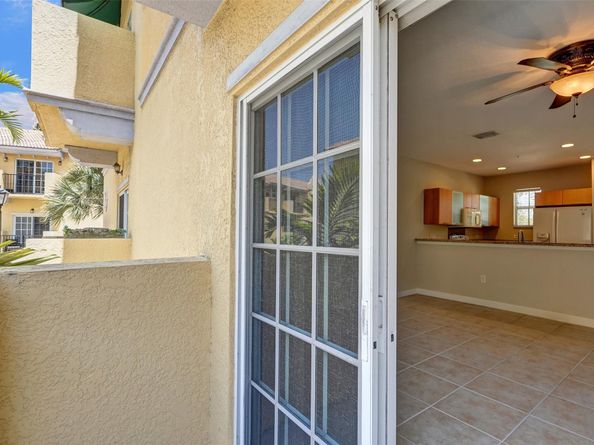 2540 SW 14TH Av 202, Fort Lauderdale FL 33315