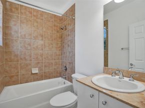 2540 SW 14TH Av 202, Fort Lauderdale FL 33315