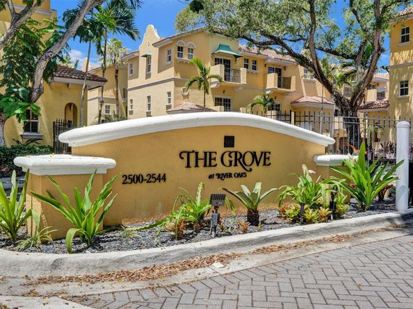 2540 SW 14TH Av 202, Fort Lauderdale FL 33315