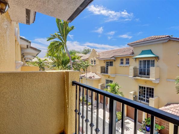 2540 SW 14TH Av 202, Fort Lauderdale FL 33315