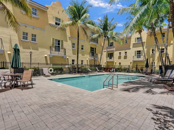 2540 SW 14TH Av 202, Fort Lauderdale FL 33315