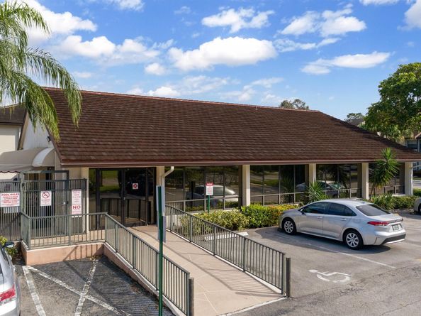 7770 Tahiti Lane 408, Lake Worth FL 33467