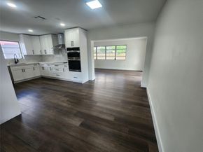 8301 NW 17th Ct, Pembroke Pines FL 33024