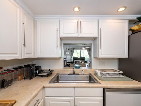 8821 NW 38th Dr 205A, Coral Springs FL 33065