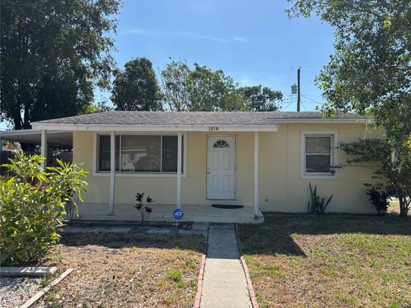 1218 S D St, Lake Worth Beach FL 33460