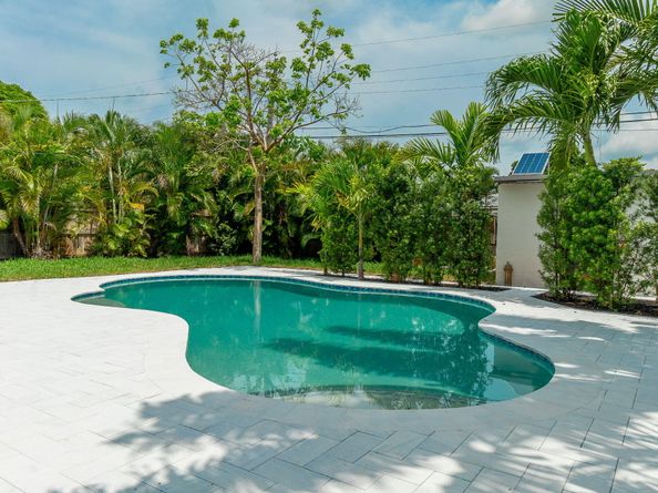 1399 NE 38th Street, Oakland Park FL 33334