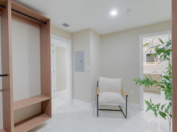 1399 NE 38th Street, Oakland Park FL 33334