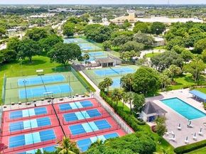 1107 Bahama Bnd E1, Coconut Creek FL 33066